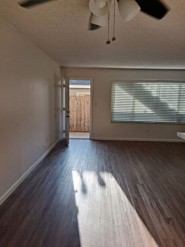 Building Photo - 4247 Montalvo St
