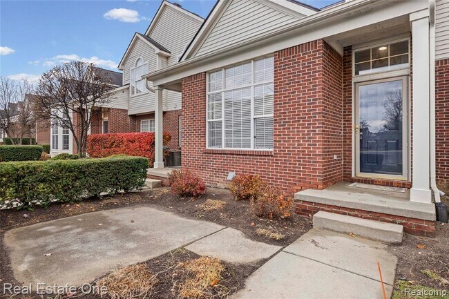 Foto del edificio - 23102 Alexa Dr