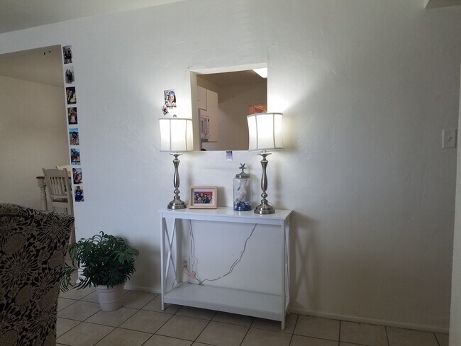 Foto del edificio - 1416 E Elm St