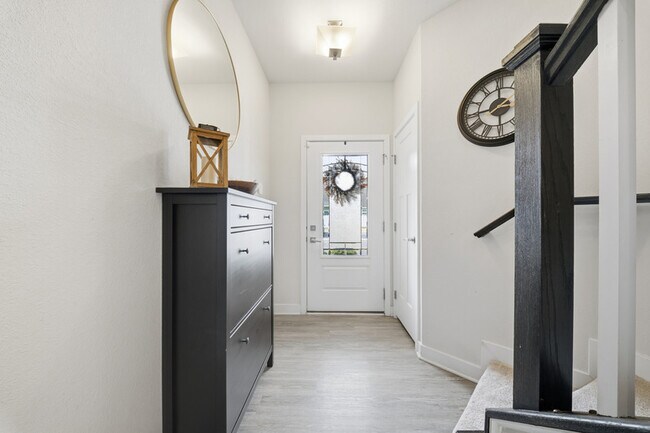 Foto del edificio - 1617 Catbird Ln