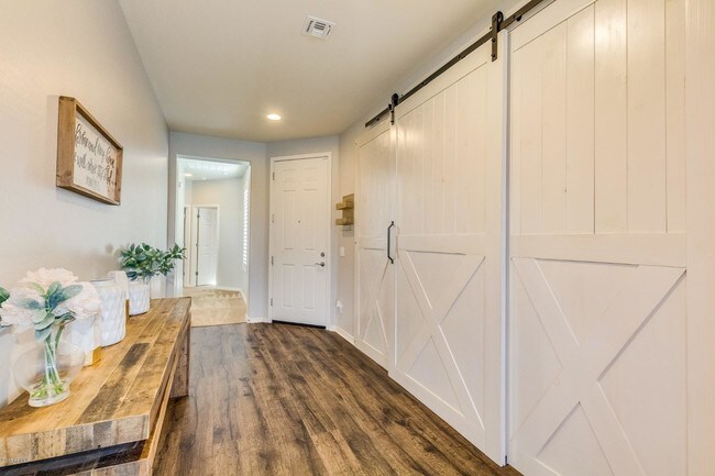 Foto del edificio - 26086 N 108th Ave