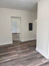 Building Photo - 616 Bellaire Ave