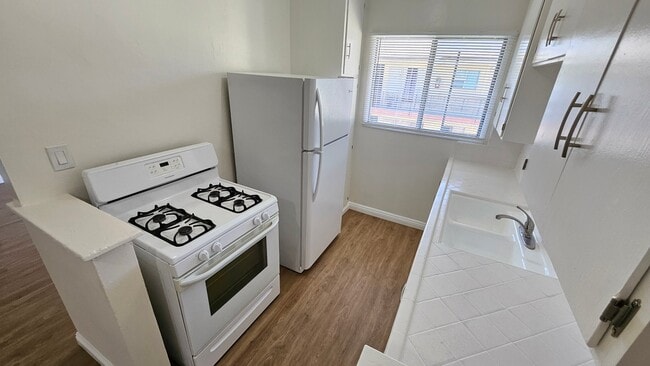Foto del edificio - 3945 Stevely Ave
