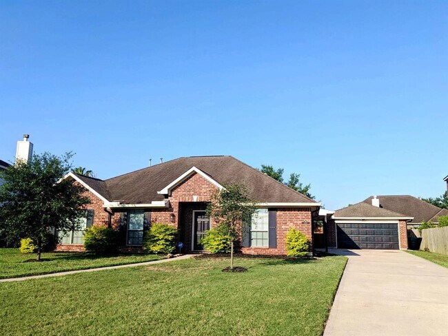 Building Photo - 3207 Hereford Cir