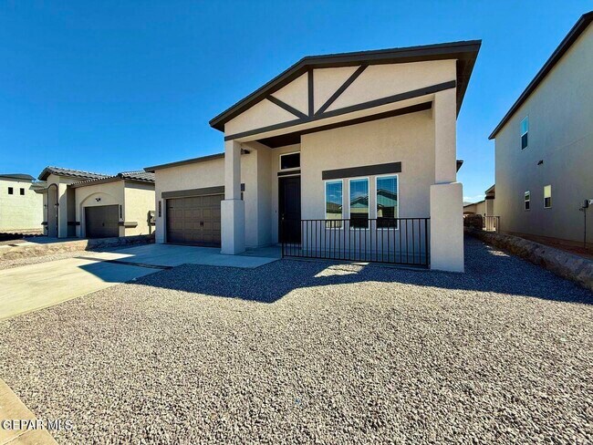Foto del edificio - 15136 Ambition Ave
