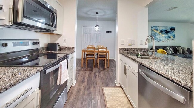 Foto del edificio - 3705 SW 27th St