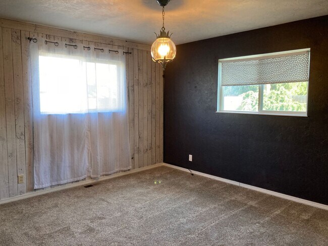 Foto del edificio - Kennewick Location w/a Country Flare!
