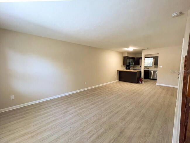 Foto del edificio - 5620 NW 23rd Terrace