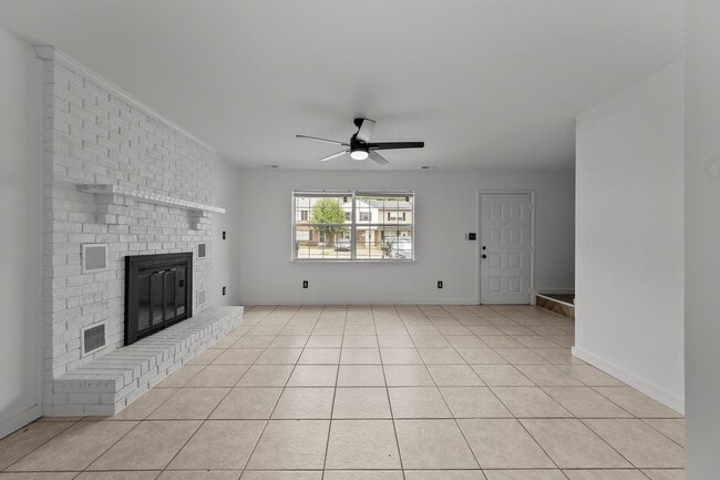 Building Photo - Welcome to Country Club Villas!