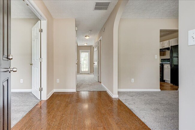 Foto del edificio - Welcome to this stunning 3-bedroom, 2.5-ba...