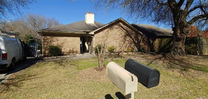 Building Photo - 10822 Lynbrook Dr