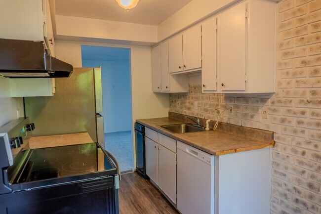 Foto del edificio - 2440 Noble Rd