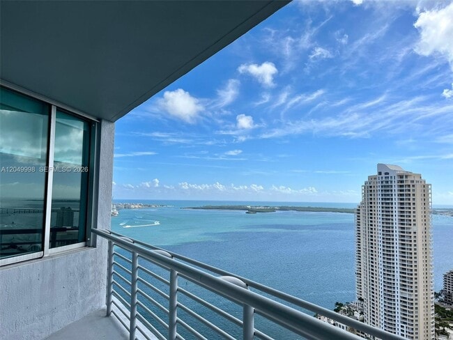 Foto del edificio - 335 S Biscayne Blvd