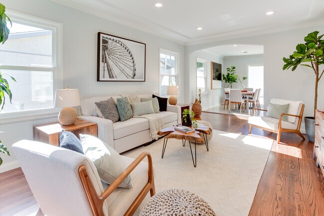 Foto del edificio - 8345 Westlawn Ave