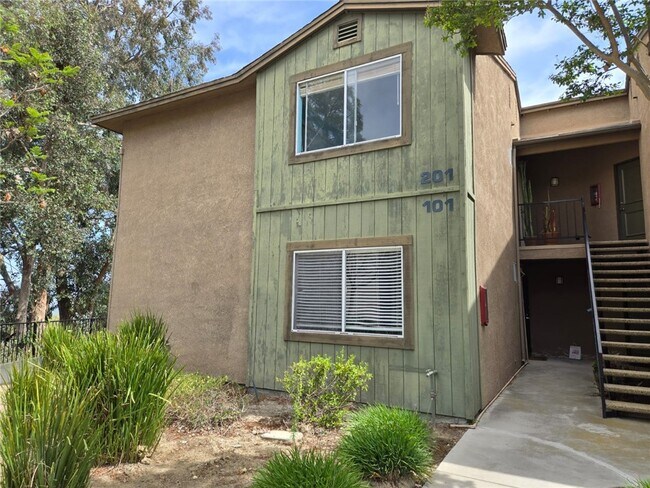 Building Photo - 2612 Avenida Del Vista