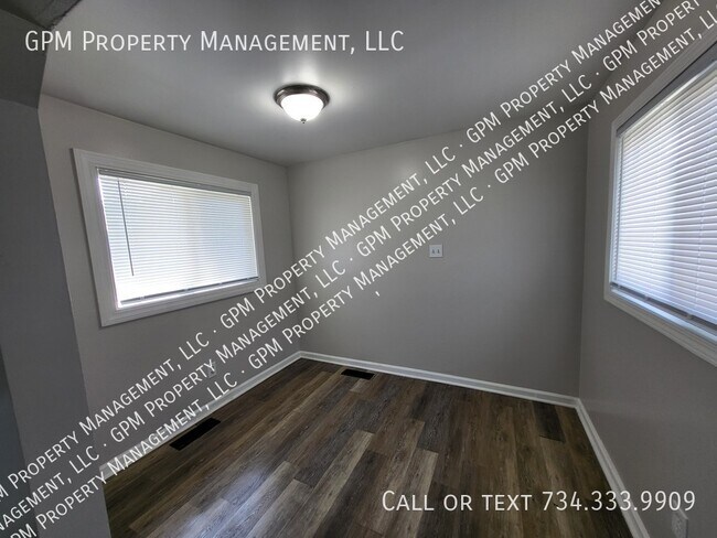 Building Photo - 1231 Northwood Dr