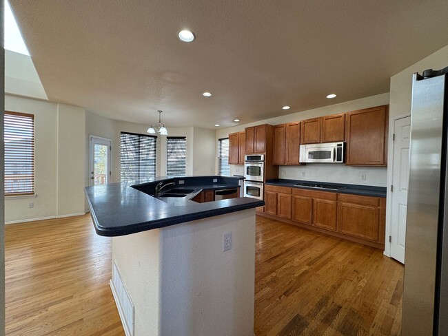 Foto del edificio - Whole Lotta Home in Stetson Hills!