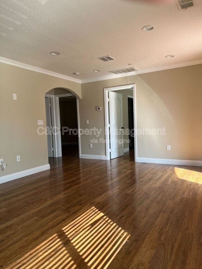 Building Photo - 1445 1/2 South Sunol Drive