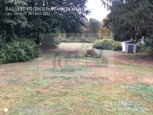 Foto del edificio - 960 Wolf Hill Rd