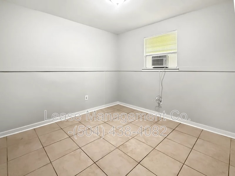 Building Photo - 524 Starrett Rd