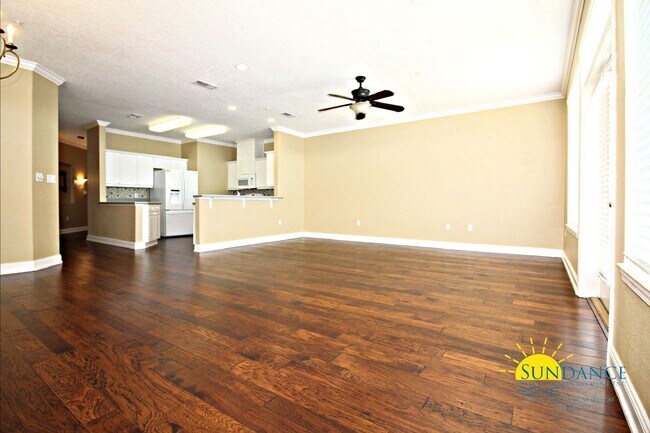 Building Photo - Stunning Top Floor Waterfront Condo, Avail...
