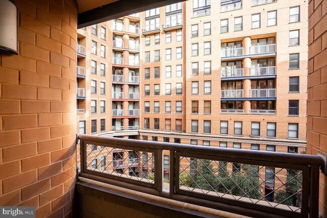 Foto del edificio - 616 E St NW