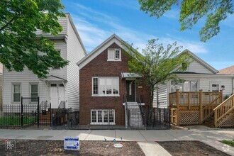 Building Photo - 3116 S Normal Ave