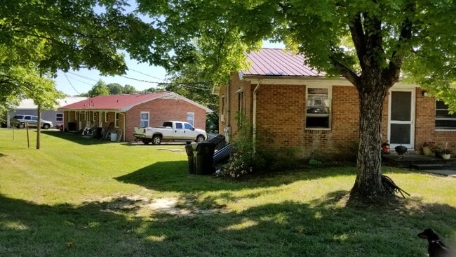 Building Photo - 301 Culbreth Ave