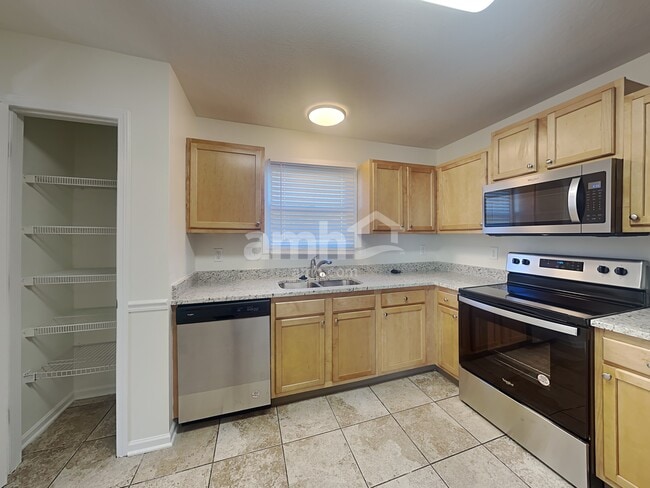 Foto del edificio - 1531 Mallard Cir E