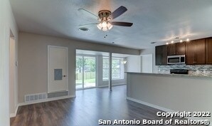 Building Photo - 3818 Killarney Dr