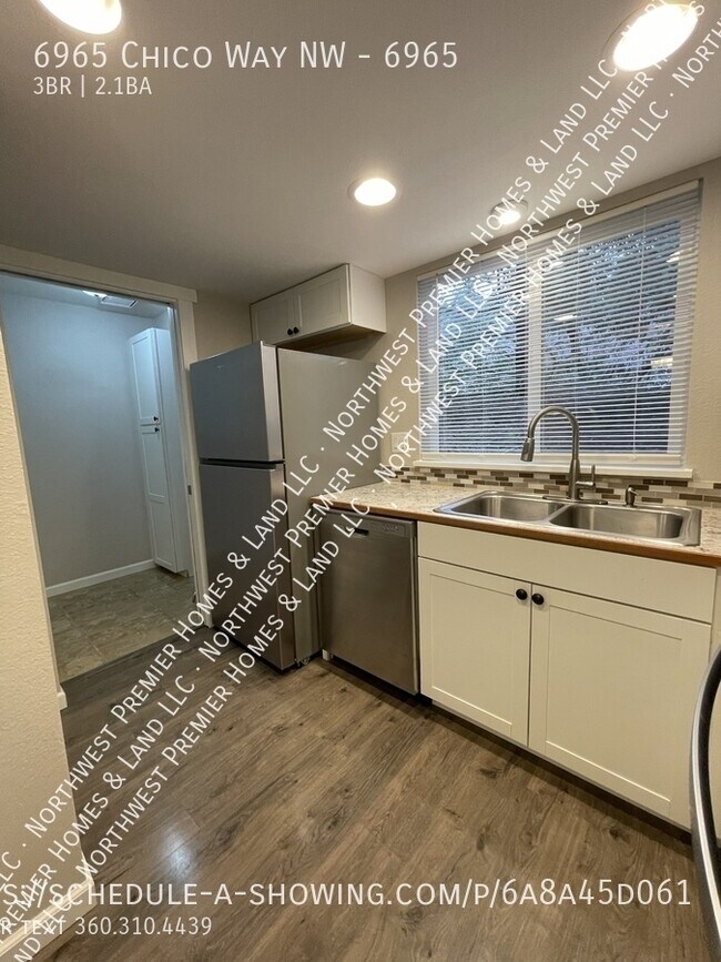 Foto del edificio - 6965 Chico Way NW