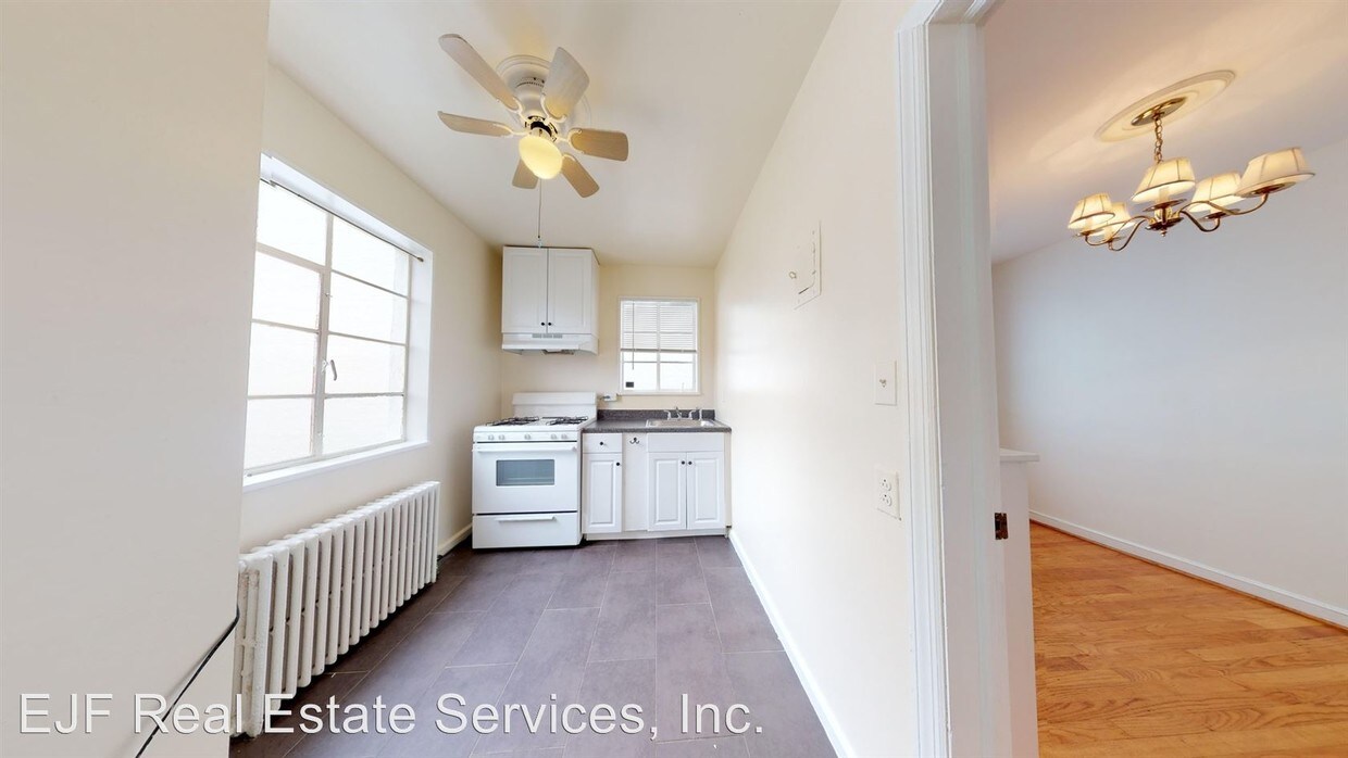 Foto principal - 109 C St SE