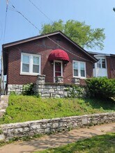 Building Photo - 5816 Dewey Ave