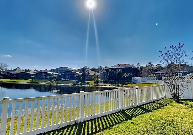 Foto del edificio - 1538 Amaryllis Cir