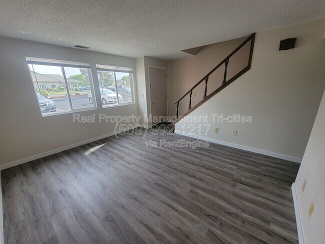 Foto del edificio - 140 Van Giesen St