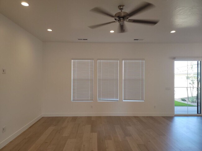 Building Photo - Brand New 3 Bedroom Home in Hidden Valley!