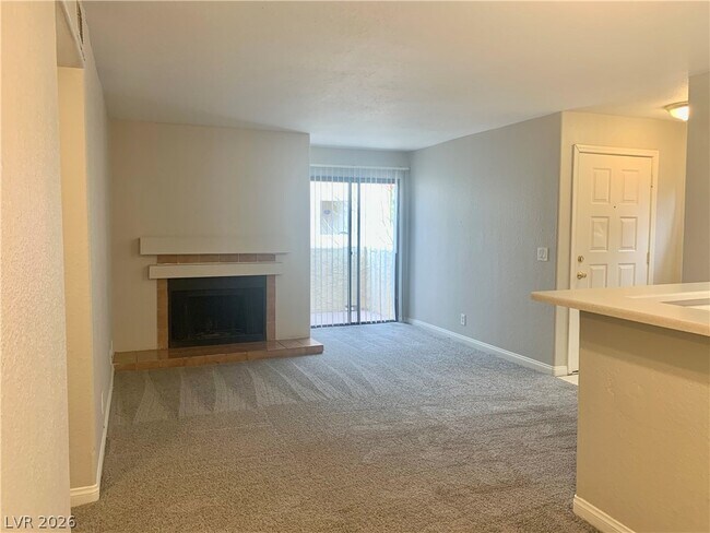 Foto del edificio - 2985 Juniper Hills Blvd