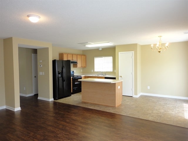 Building Photo - 137 Bellfare Dr