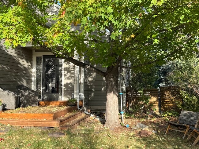 Front porch - 332 Buchanan Ct