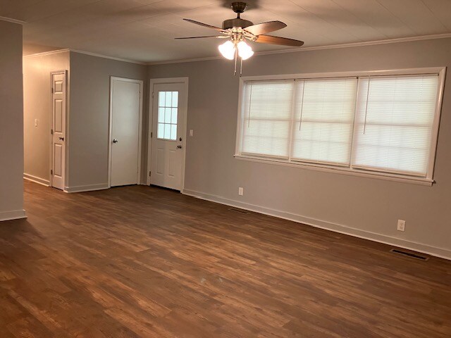 Building Photo - 1708 Rainbow Dr