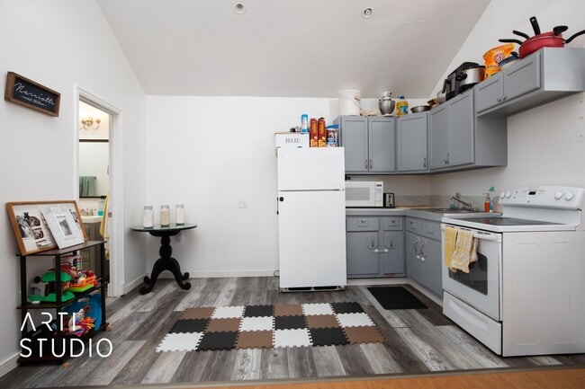Foto del edificio - Coming Soon! Cute and Cozy 2 bed / 1 bath ...