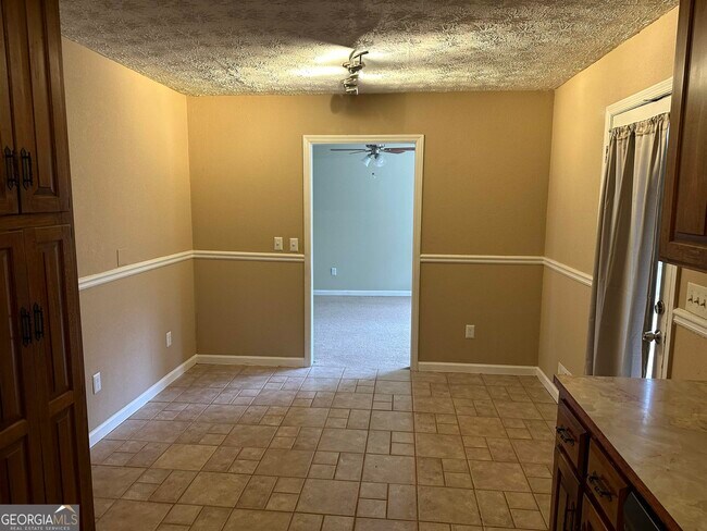 Building Photo - 2518 Irene Dr