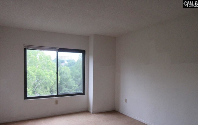 Foto del edificio - 1600 Park Cir