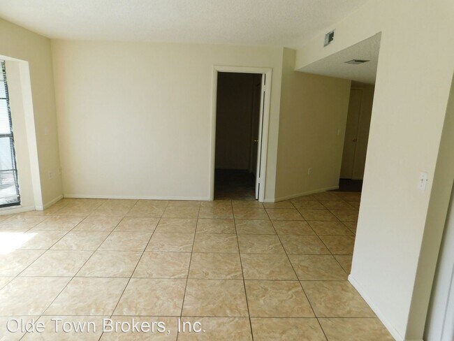 Foto del edificio - 1 br, 1.5 bath House - 5974 Village Circle N