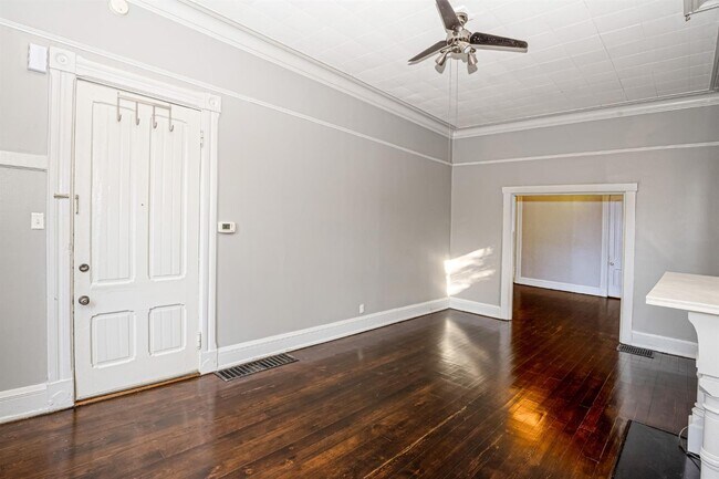 Foto del edificio - 2108 Kemper Ln