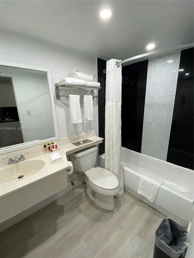 Foto del edificio - 19201 Collins Ave