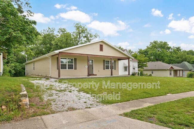 Building Photo - 1120 N Clay Ave