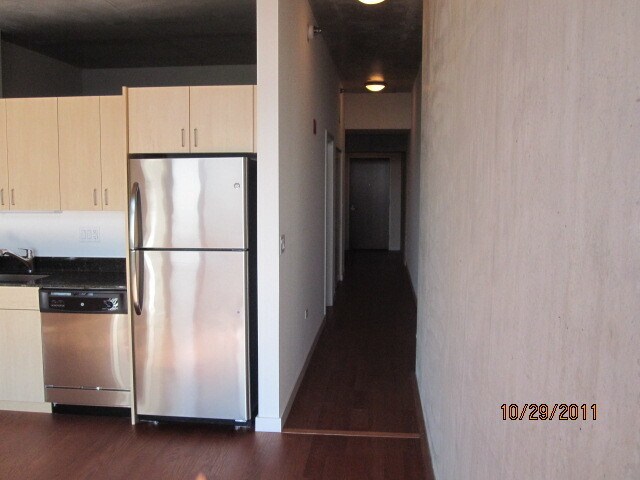 Building Photo - 235 W Van Buren St