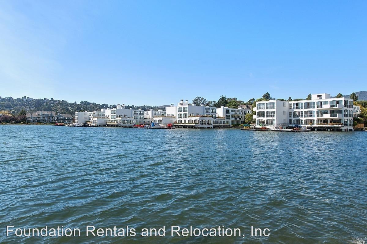 Primary Photo - 3107 Shelter Bay Ave