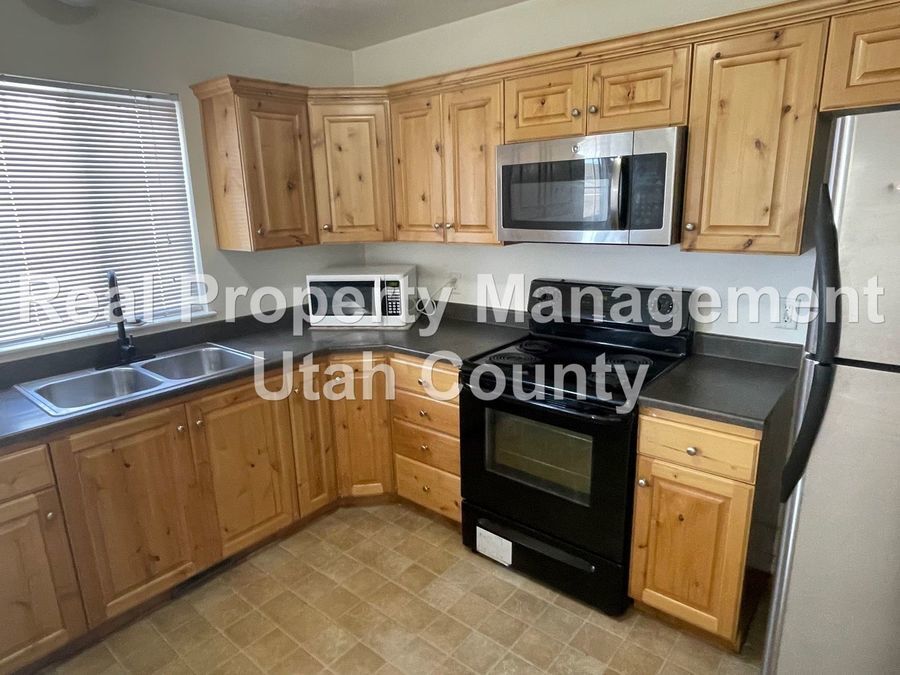 Orem Townhome with easy Freeway Access House Rental in Orem, UT